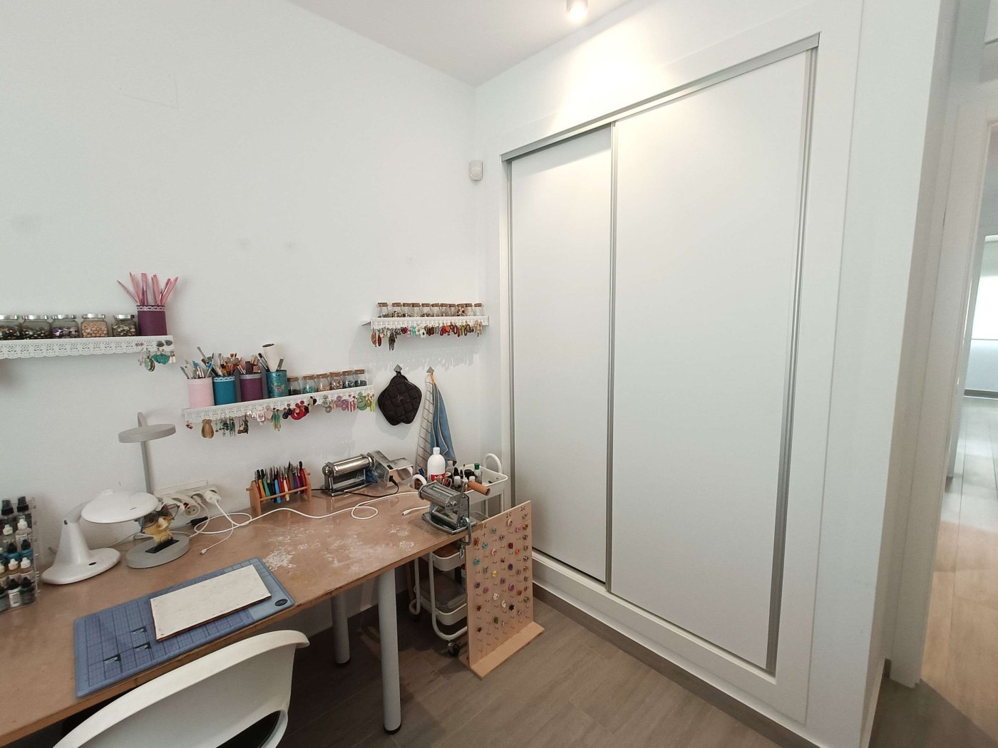 Moderne Erdgeschoss-Wohnung mit 3 Schlafzimmern, 2 Bädern, privatem Garten und Gemeinschaftspool - 23