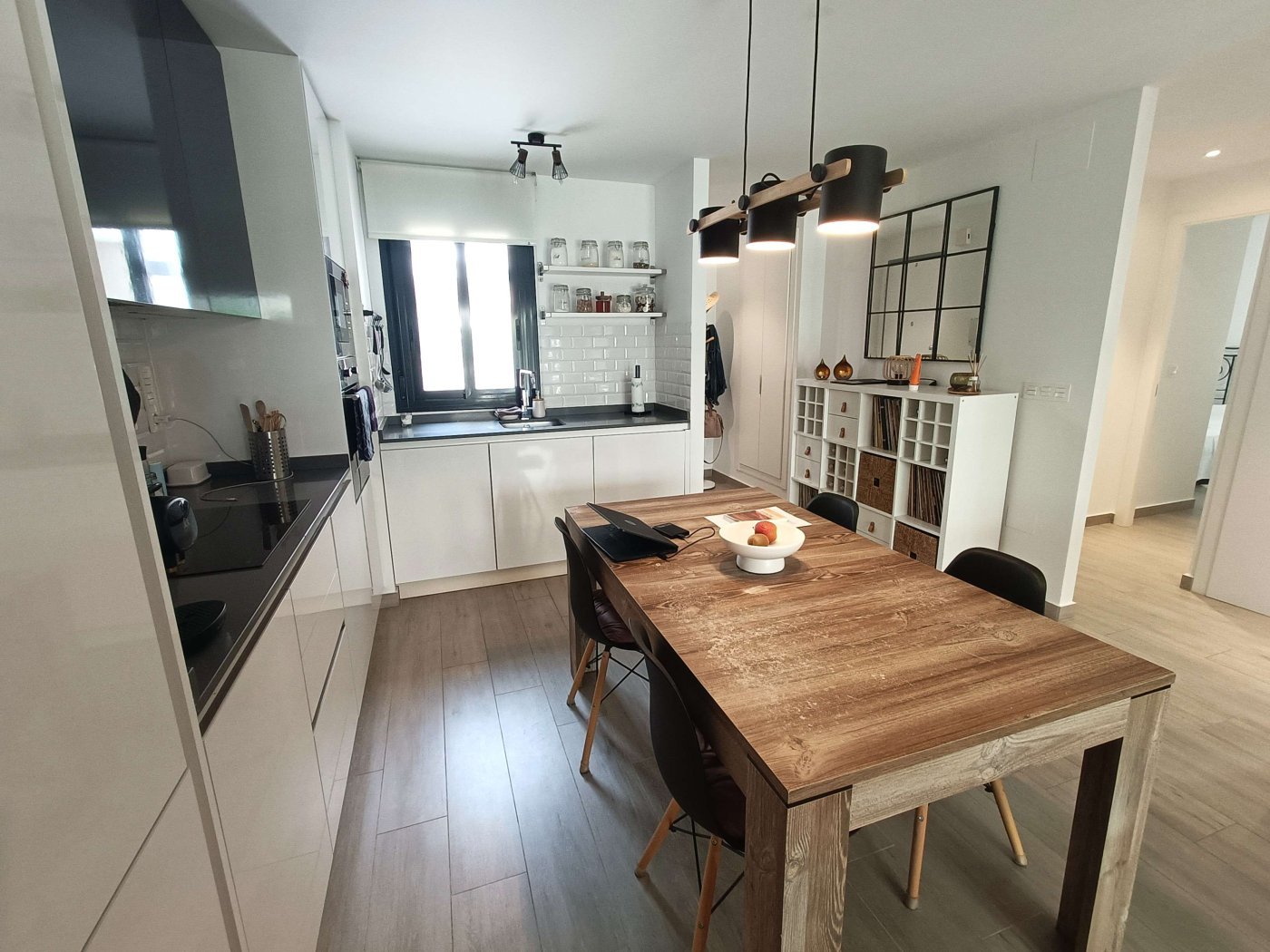 Moderne Erdgeschoss-Wohnung mit 3 Schlafzimmern, 2 Bädern, privatem Garten und Gemeinschaftspool - 8