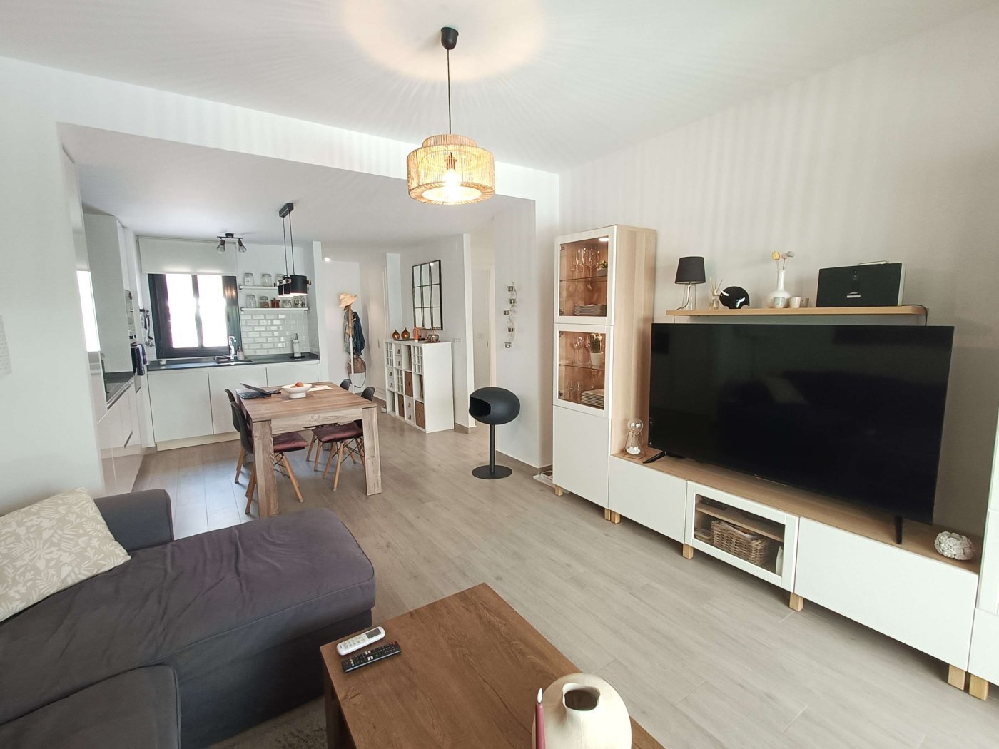 Moderne Erdgeschoss-Wohnung mit 3 Schlafzimmern, 2 Bädern, privatem Garten und Gemeinschaftspool - 5