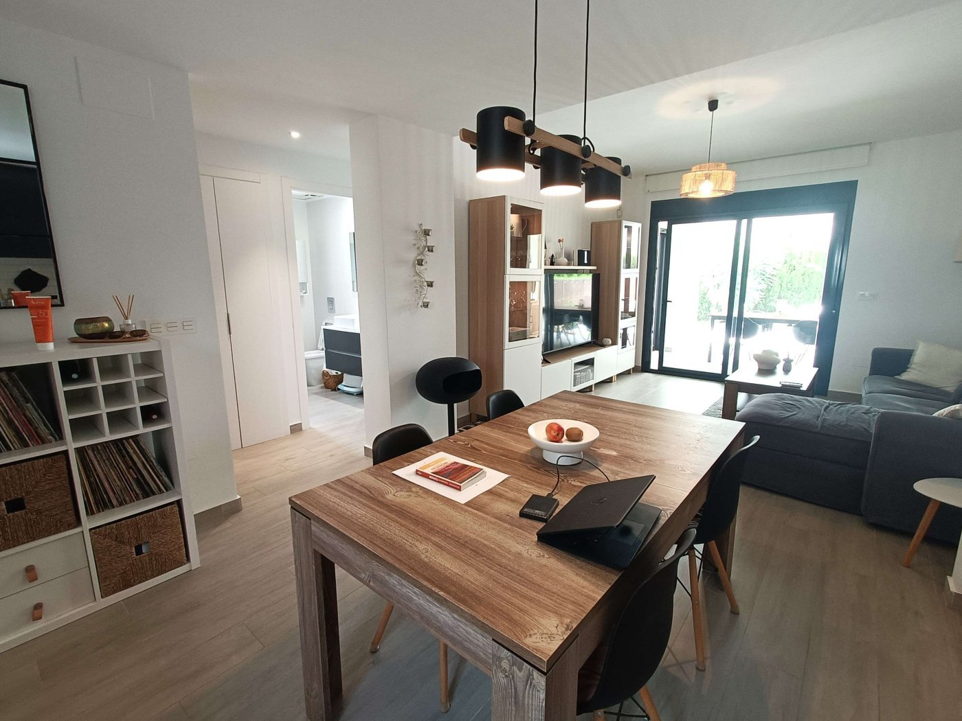 Moderne Erdgeschoss-Wohnung mit 3 Schlafzimmern, 2 Bädern, privatem Garten und Gemeinschaftspool - 9