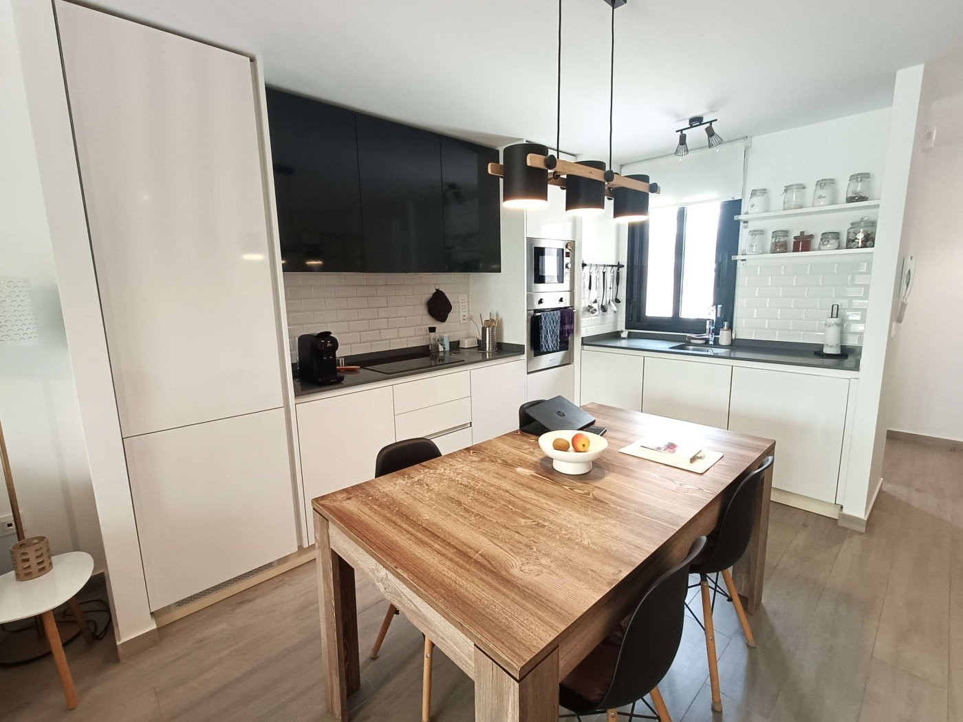 Moderne Erdgeschoss-Wohnung mit 3 Schlafzimmern, 2 Bädern, privatem Garten und Gemeinschaftspool - 7