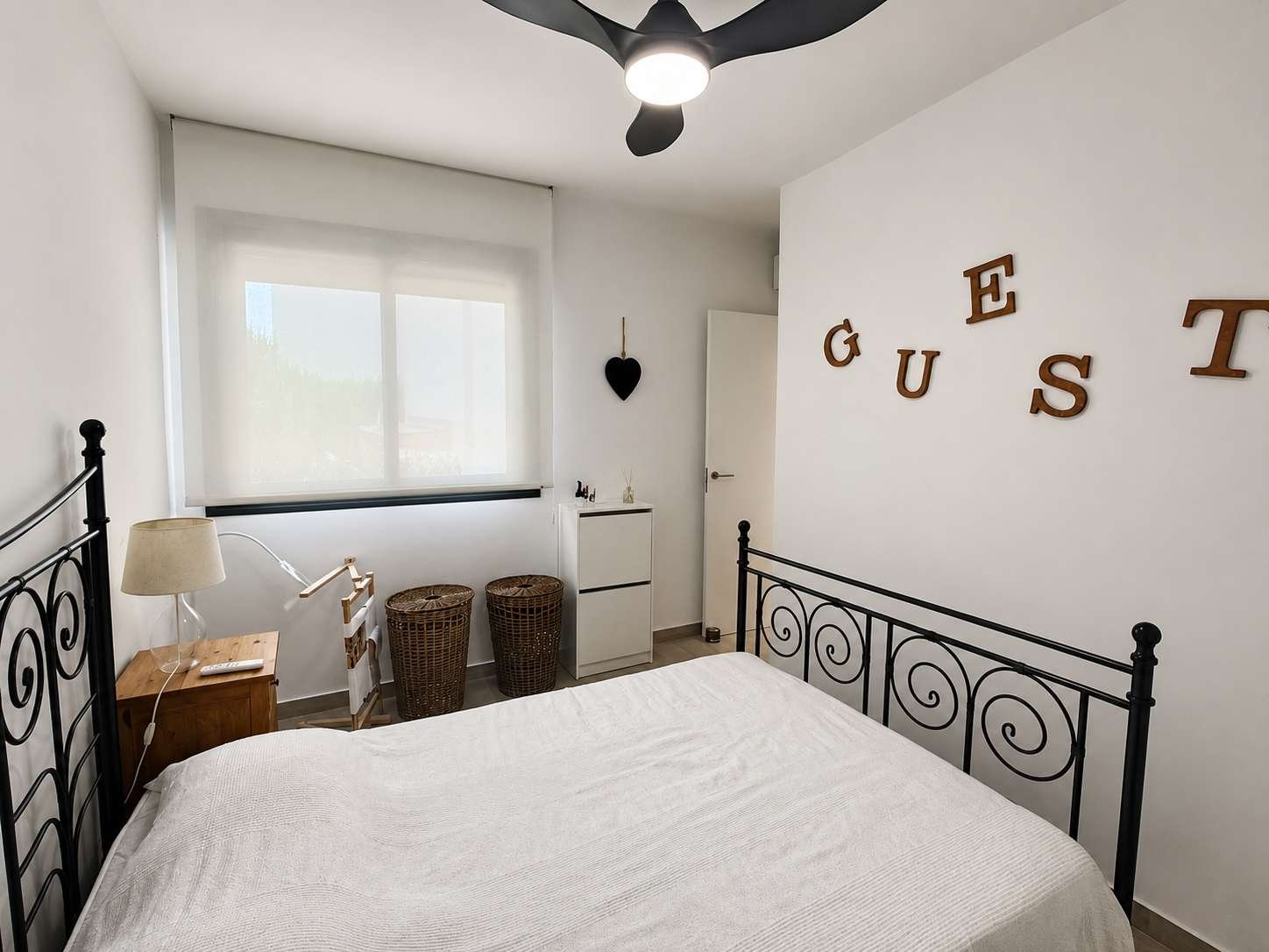 Moderne Erdgeschoss-Wohnung mit 3 Schlafzimmern, 2 Bädern, privatem Garten und Gemeinschaftspool - 19