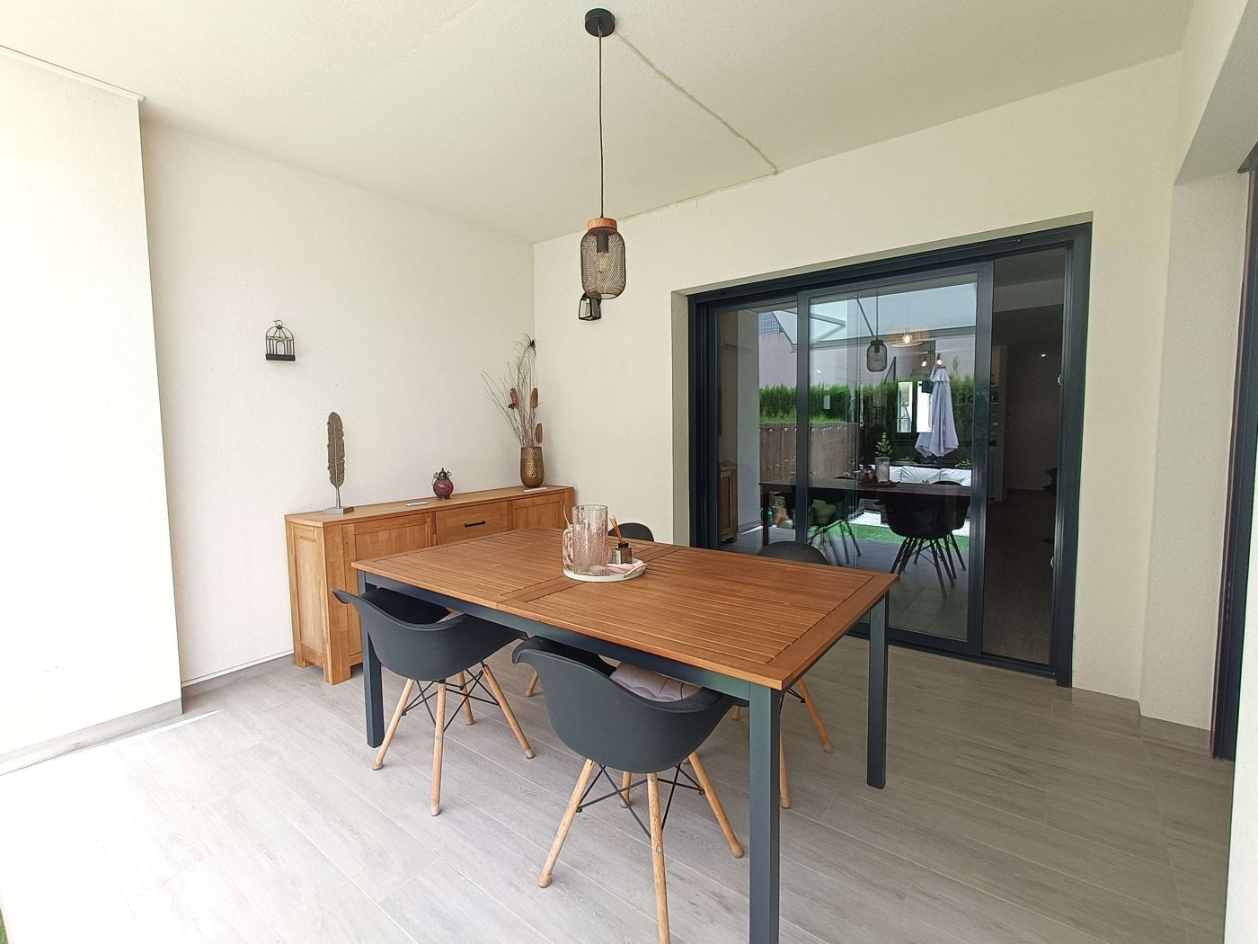Moderne Erdgeschoss-Wohnung mit 3 Schlafzimmern, 2 Bädern, privatem Garten und Gemeinschaftspool - 27