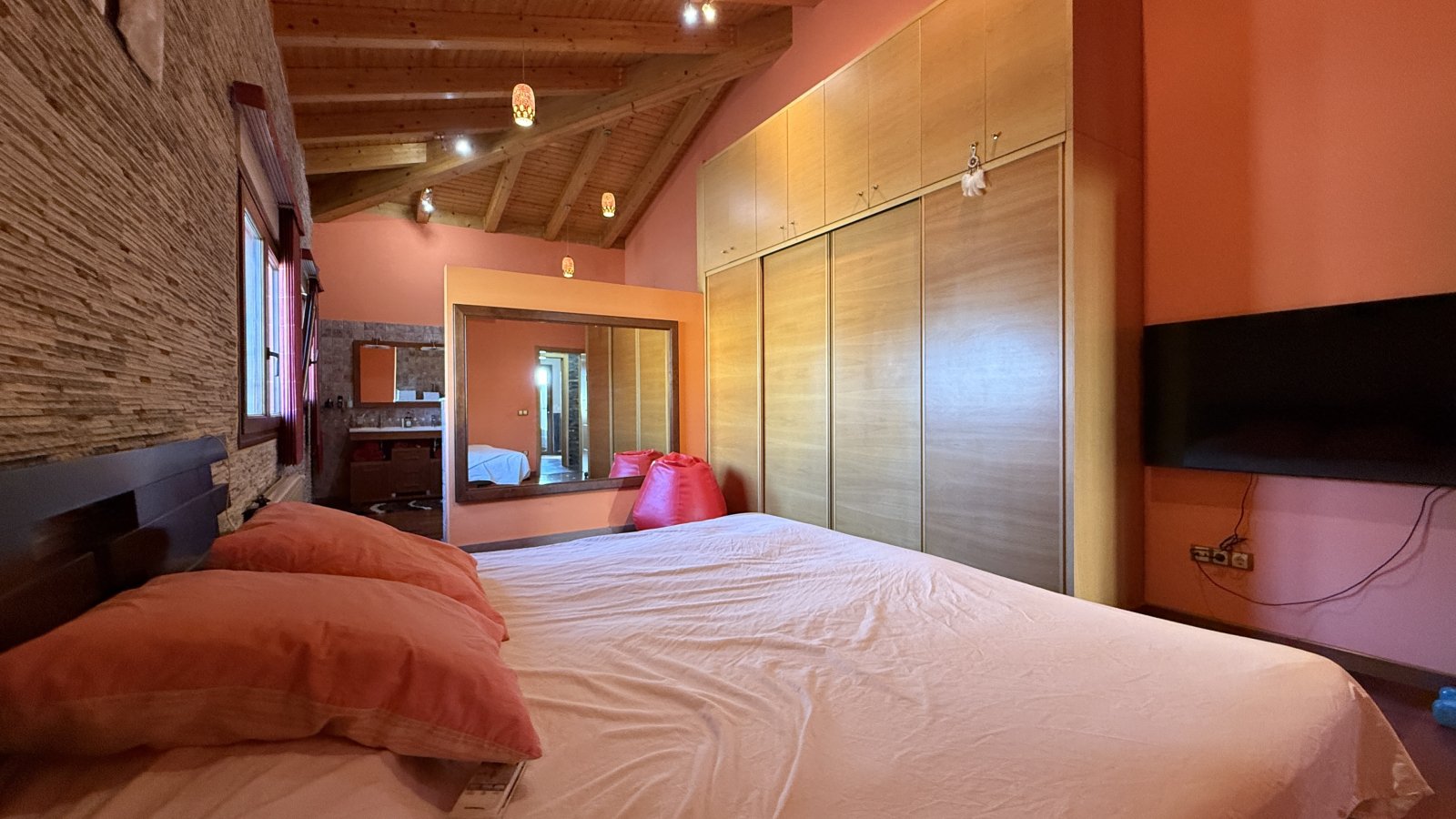 Exklusive Villa im mediterranen Stil, die Luxus, Energieeffizienz und hochwertige Materialien vereint - 19