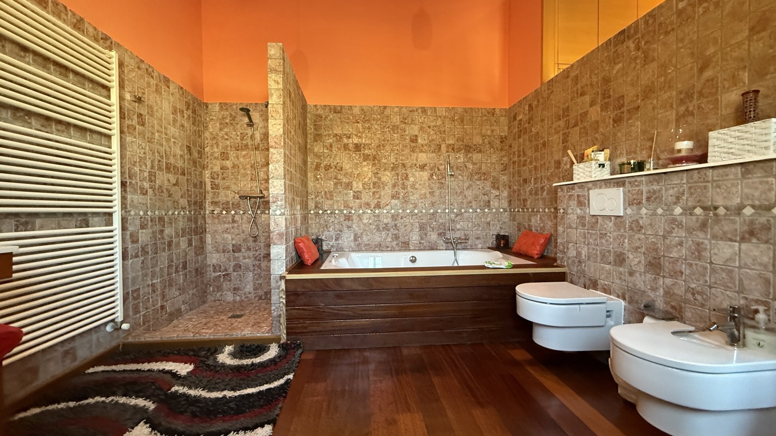 Exklusive Villa im mediterranen Stil, die Luxus, Energieeffizienz und hochwertige Materialien vereint - 22