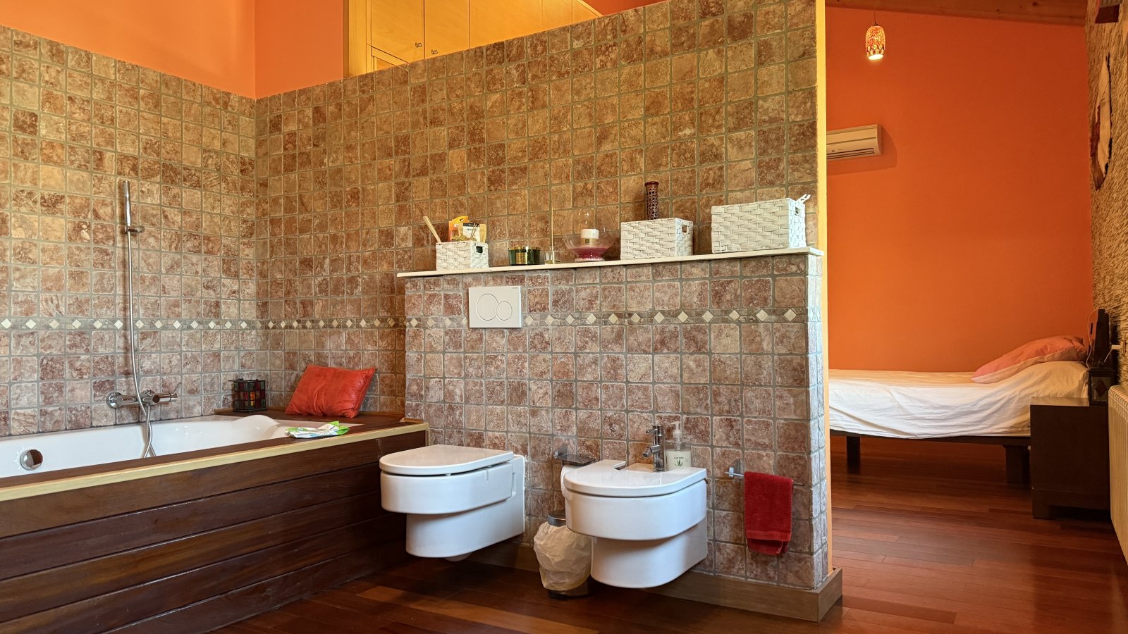 Exklusive Villa im mediterranen Stil, die Luxus, Energieeffizienz und hochwertige Materialien vereint - 23
