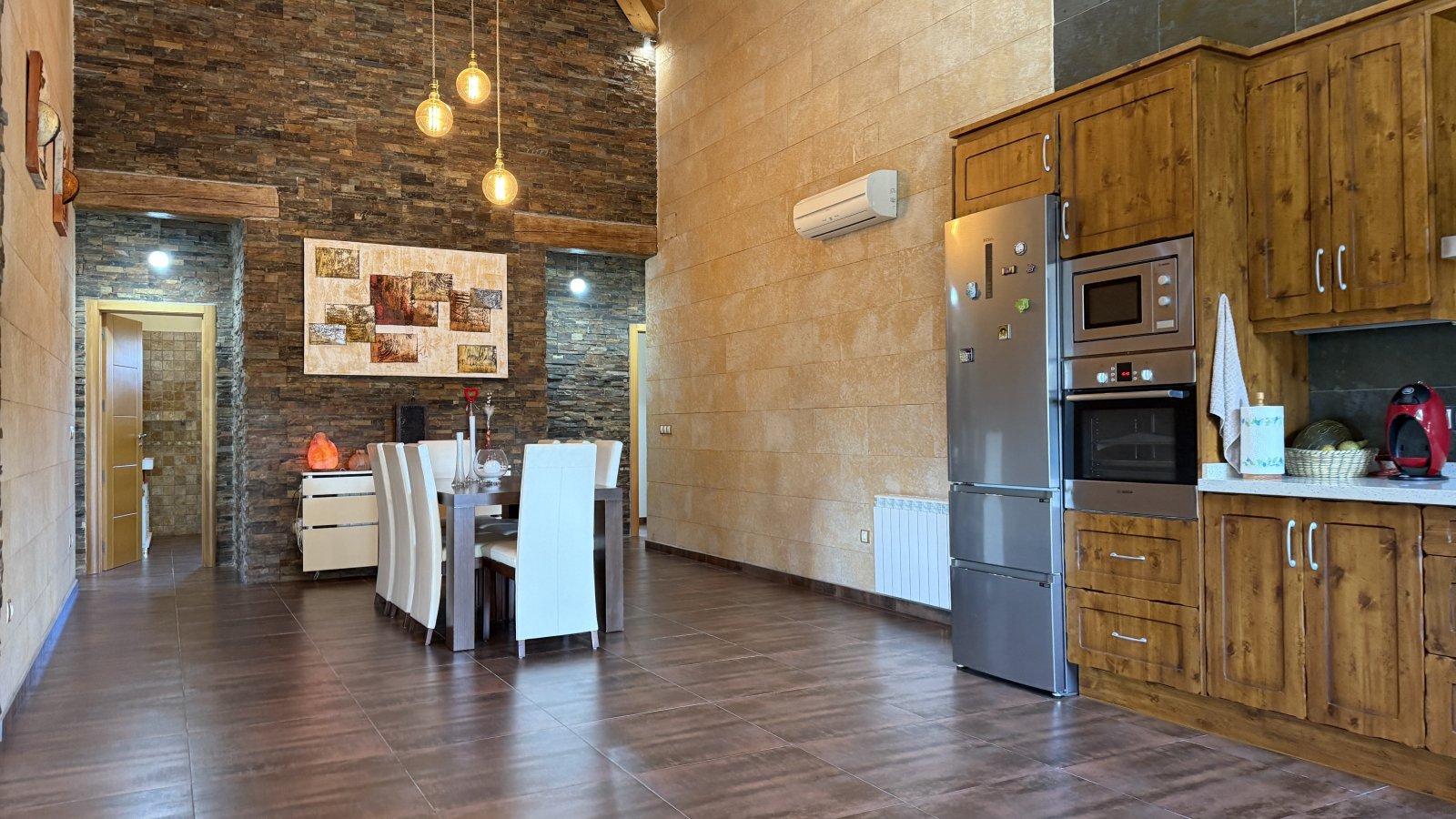 Exklusive Villa im mediterranen Stil, die Luxus, Energieeffizienz und hochwertige Materialien vereint - 14