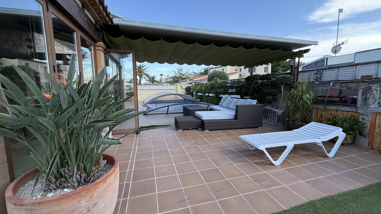 Exklusive Villa im mediterranen Stil, die Luxus, Energieeffizienz und hochwertige Materialien vereint - 36