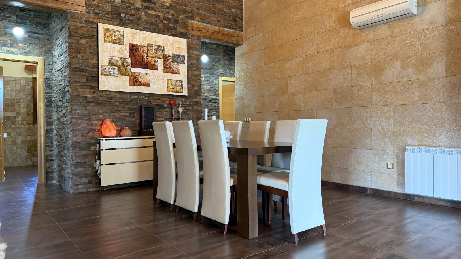 Exklusive Villa im mediterranen Stil, die Luxus, Energieeffizienz und hochwertige Materialien vereint - 11
