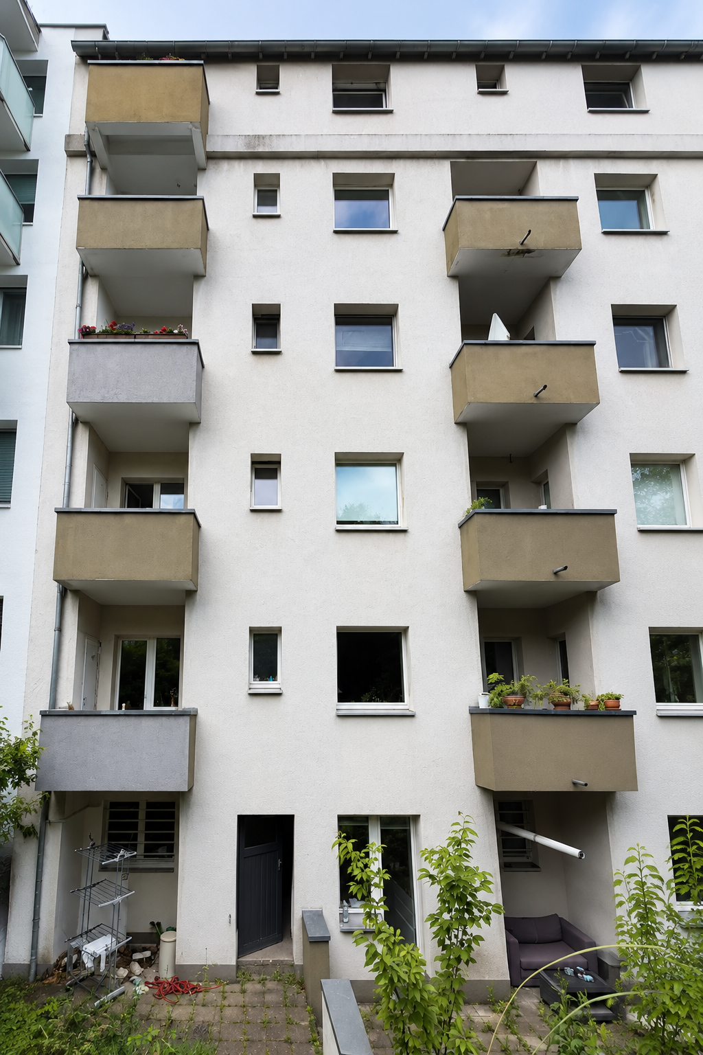 MFH | 15 WE | Düsseldorf-Bilk || 855 m² Wohnfläche | Value-Add - 1